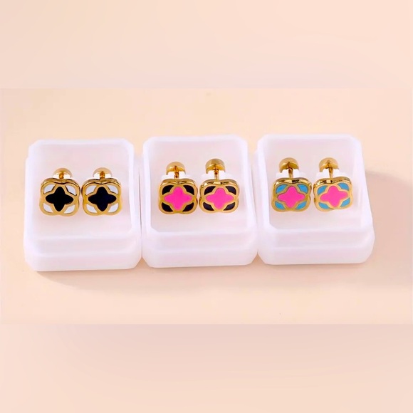 NEW! Vibrant Four-Leaf Clover Multicolor Stud Earrings🩷🩵🖤🤍 - Picture 1 of 8